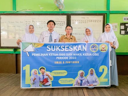 PEMILIHAN KETUA OSIS - BELAJAR DEMOKRASI